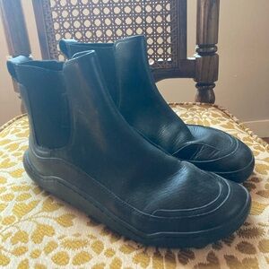 Vivobarefoot Gobi Chelsea boots
